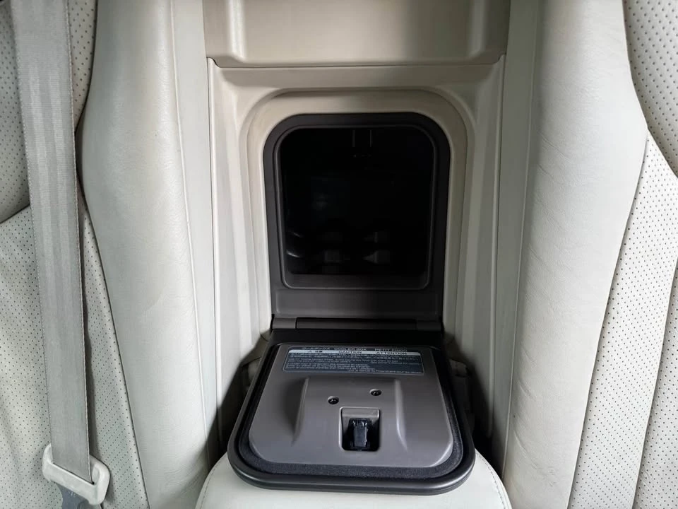 2003 Lexus LS 3rd Gen - Image 13 of 18