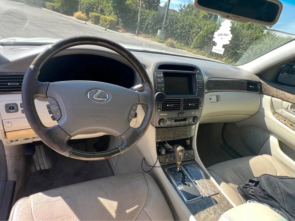 2003 Lexus LS 3rd Gen - Image 14 of 19