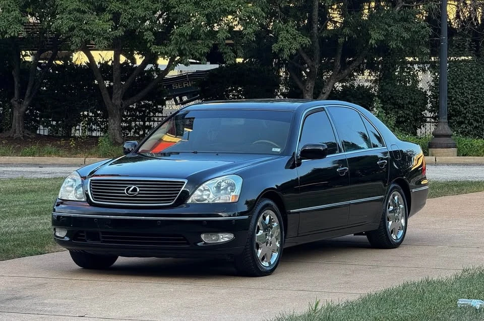 2003 Lexus LS 3rd Gen - Image 3 of 17