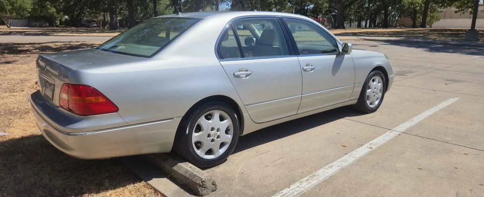 2003 Lexus LS 3rd Gen - Image 4 of 10