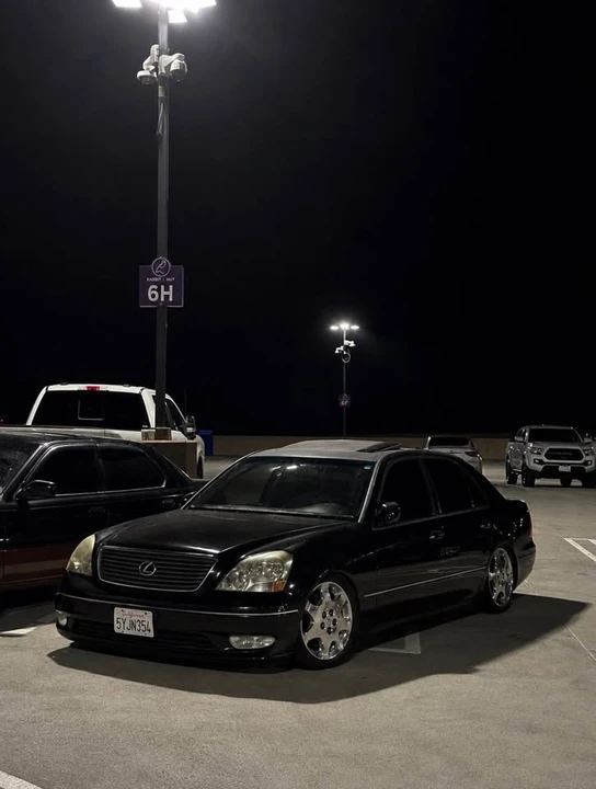 2003 Lexus LS 3rd Gen - Image 4 of 6
