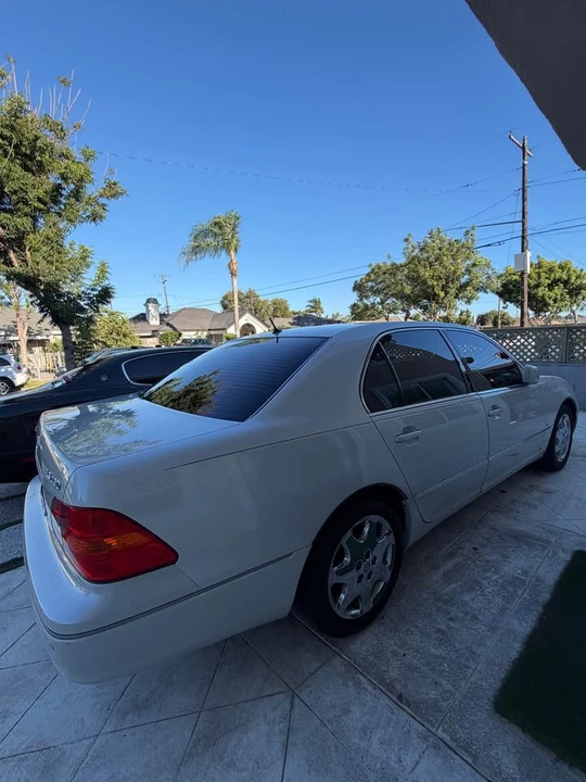 2003 Lexus LS 3rd Gen - Image 4 of 15