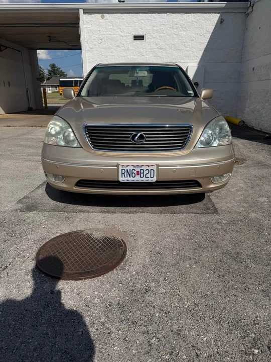 2003 Lexus LS 3rd Gen - Image 2 of 7