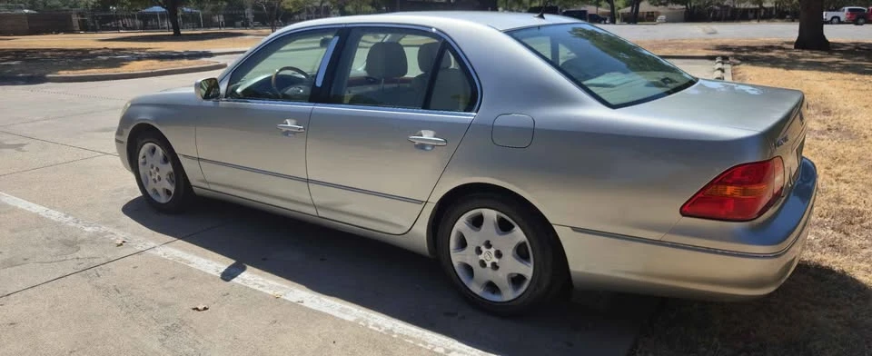 2003 Lexus LS 3rd Gen - Image 2 of 10