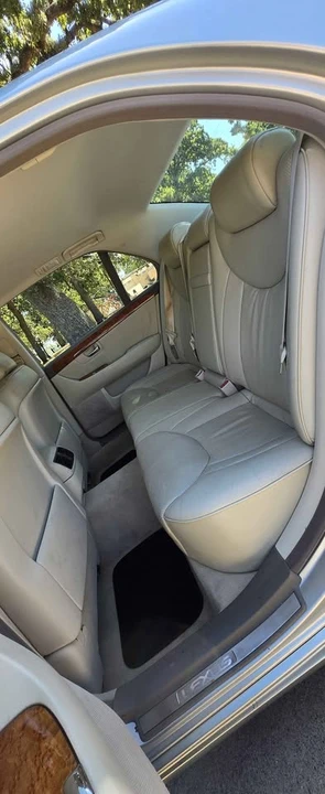 2003 Lexus LS 3rd Gen - Image 5 of 10