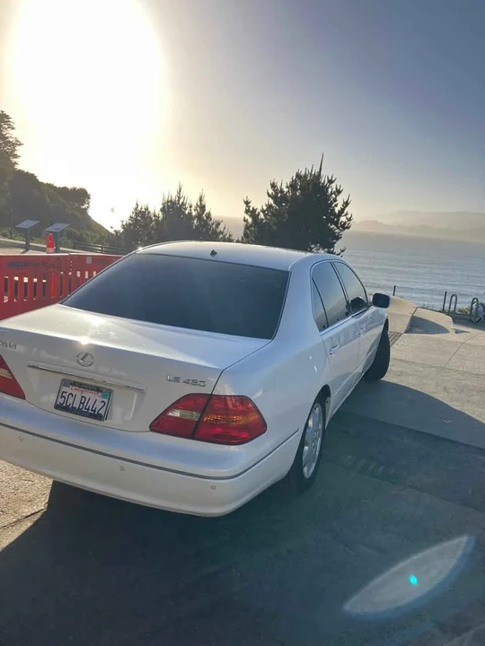 2003 Lexus LS 3rd Gen - Image 4 of 11
