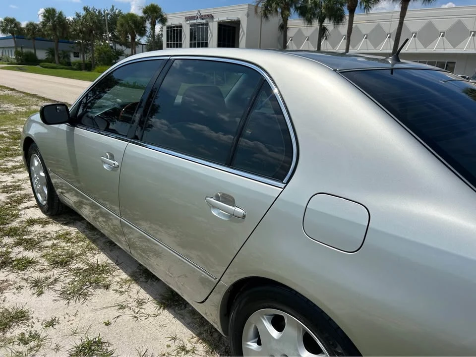 2003 Lexus LS 3rd Gen - Image 10 of 20