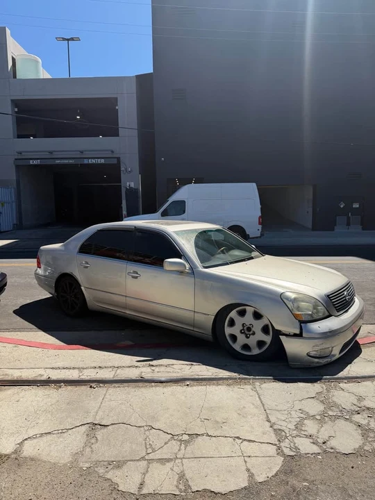 2003 Lexus LS 3rd Gen - Image 4 of 5