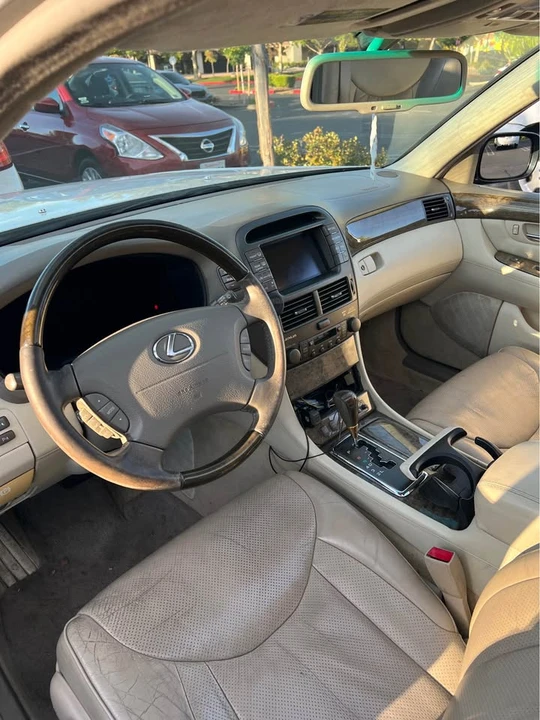 2003 Lexus LS 3rd Gen - Image 12 of 19