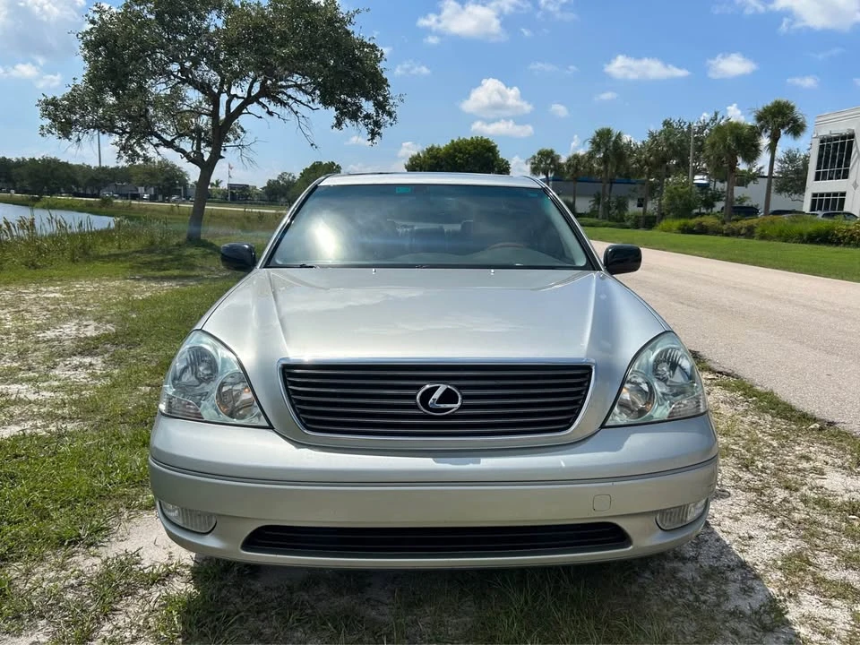 2003 Lexus LS 3rd Gen - Image 2 of 20