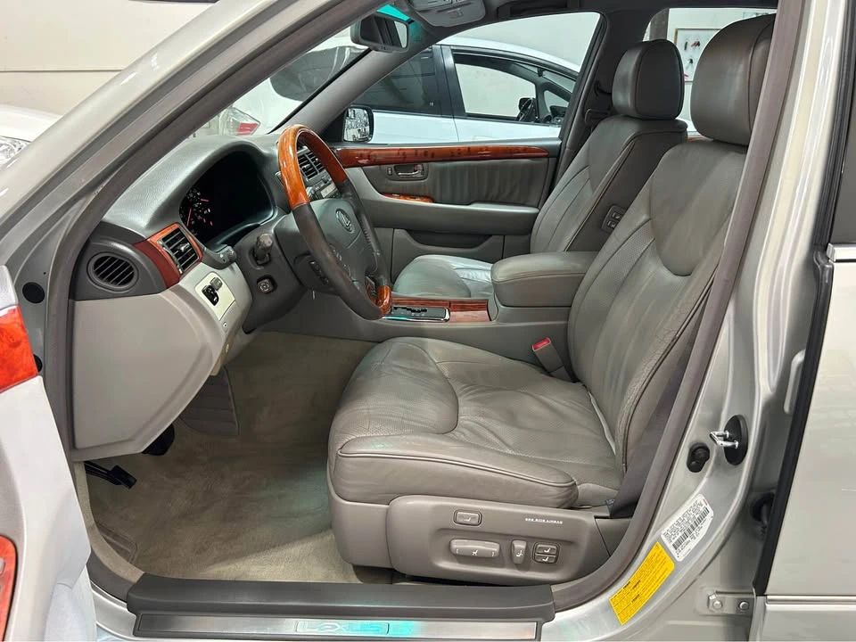 2003 Lexus LS 3rd Gen - Image 15 of 20