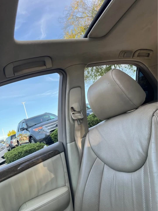 2003 Lexus LS 3rd Gen - Image 13 of 19
