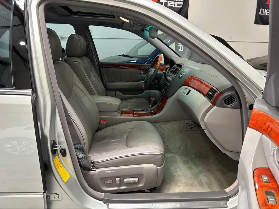 2003 Lexus LS 3rd Gen - Image 14 of 20