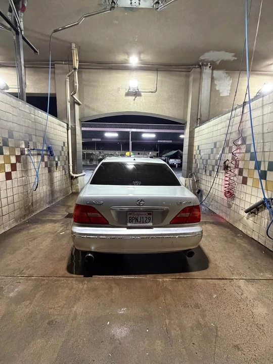 2003 Lexus LS 3rd Gen - Image 2 of 5