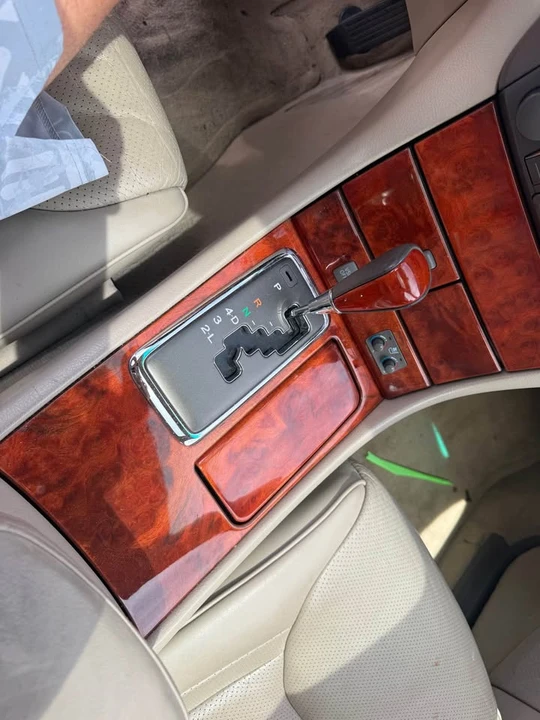 2003 Lexus LS 3rd Gen - Image 13 of 17