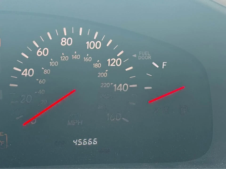 2003 Lexus LS 3rd Gen - Image 12 of 17
