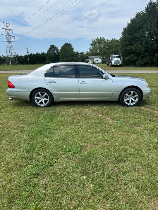 2003 Lexus LS 3rd Gen - Image 4 of 6