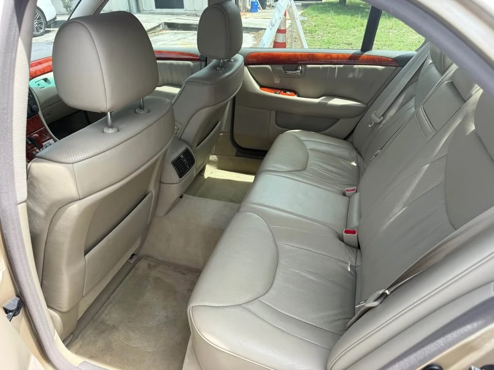 2003 Lexus LS 3rd Gen - Image 14 of 17