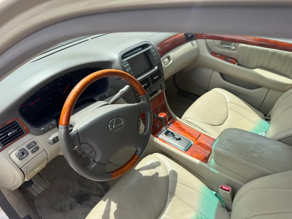 2003 Lexus LS 3rd Gen - Image 7 of 17