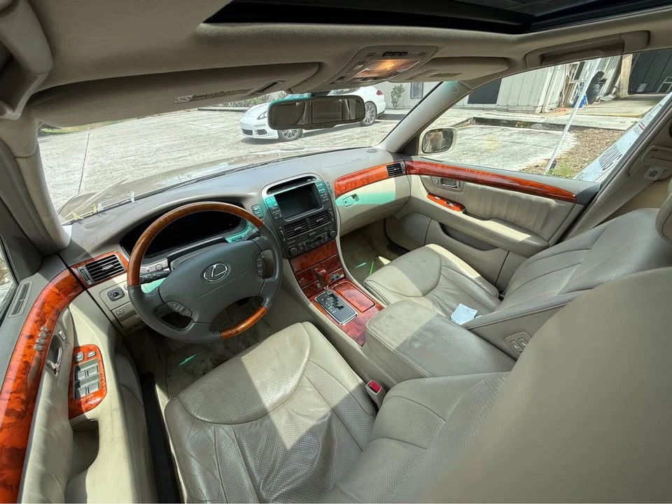 2003 Lexus LS 3rd Gen - Image 16 of 17