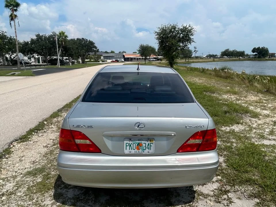 2003 Lexus LS 3rd Gen - Image 5 of 20