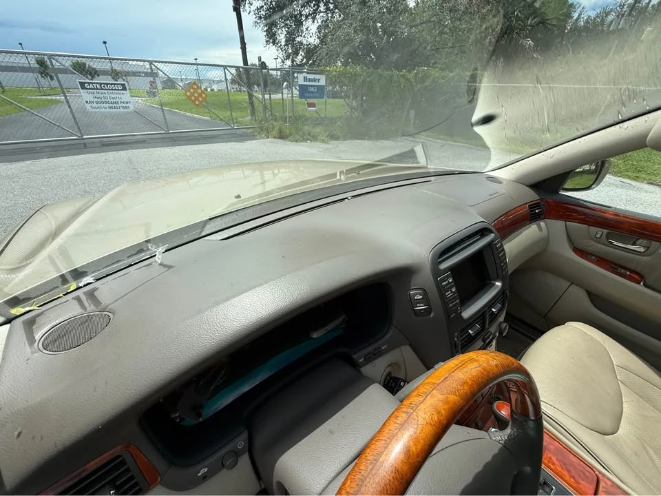 2003 Lexus LS 3rd Gen - Image 11 of 17