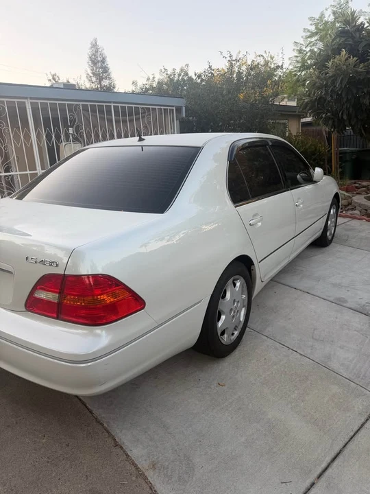 2003 Lexus LS 3rd Gen - Image 6 of 8
