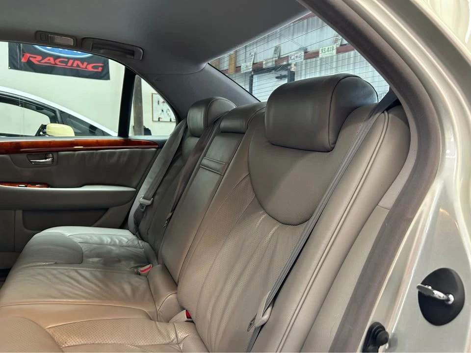 2003 Lexus LS 3rd Gen - Image 17 of 20