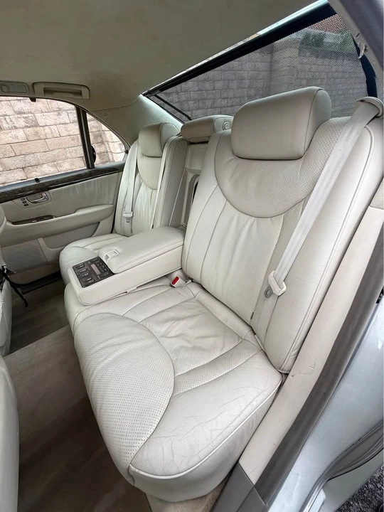 2003 Lexus LS 3rd Gen - Image 11 of 17