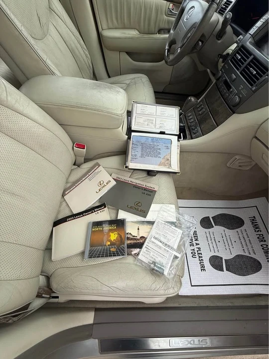 2003 Lexus LS 3rd Gen - Image 15 of 17
