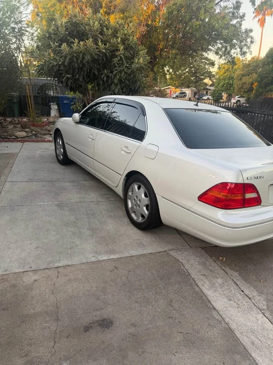 2003 Lexus LS 3rd Gen - Image 5 of 8