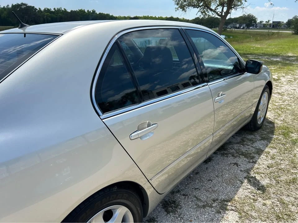 2003 Lexus LS 3rd Gen - Image 9 of 20