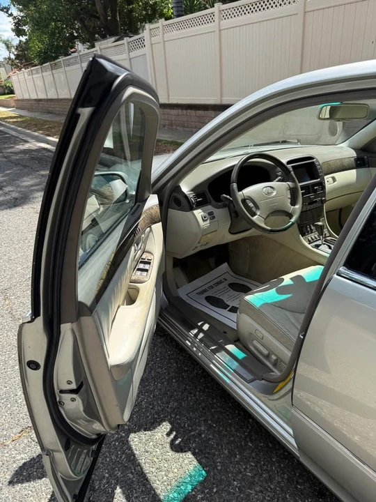 2003 Lexus LS 3rd Gen - Image 8 of 17