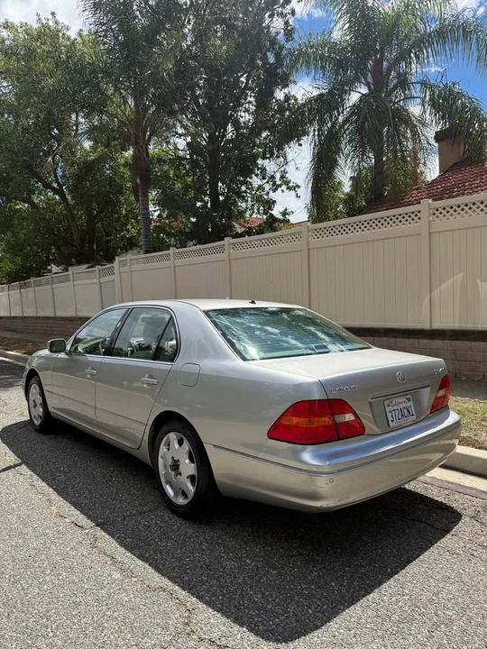2003 Lexus LS 3rd Gen - Image 6 of 17