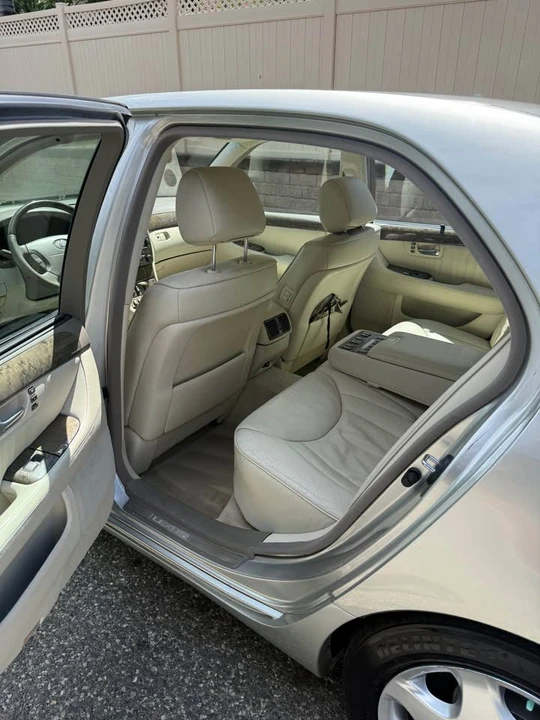 2003 Lexus LS 3rd Gen - Image 10 of 17