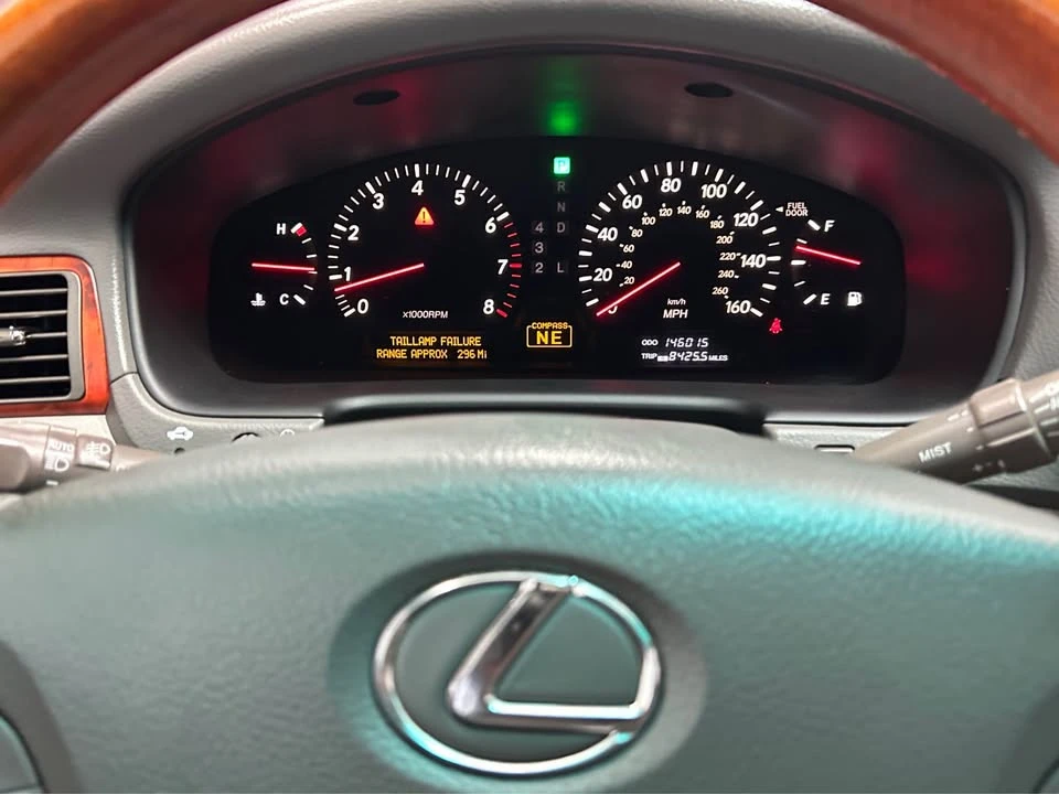 2003 Lexus LS 3rd Gen - Image 12 of 20