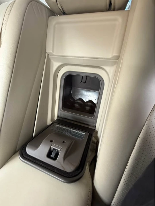 2003 Lexus LS 3rd Gen - Image 13 of 17