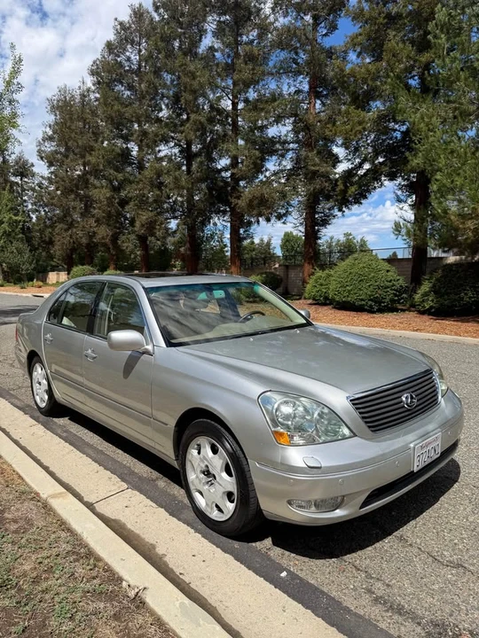 2003 Lexus LS 3rd Gen - Image 3 of 17