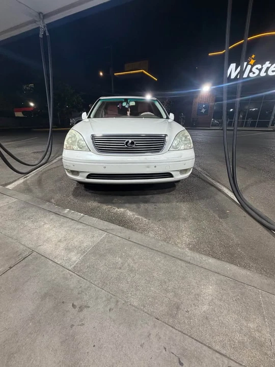 2003 Lexus LS 3rd Gen - Image 2 of 16