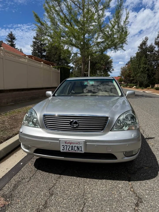 2003 Lexus LS 3rd Gen - Image 2 of 16