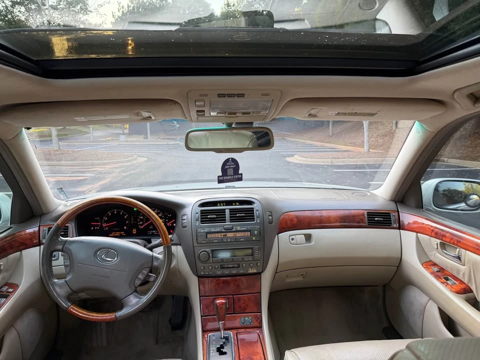2003 Lexus LS 3rd Gen - Image 5 of 12