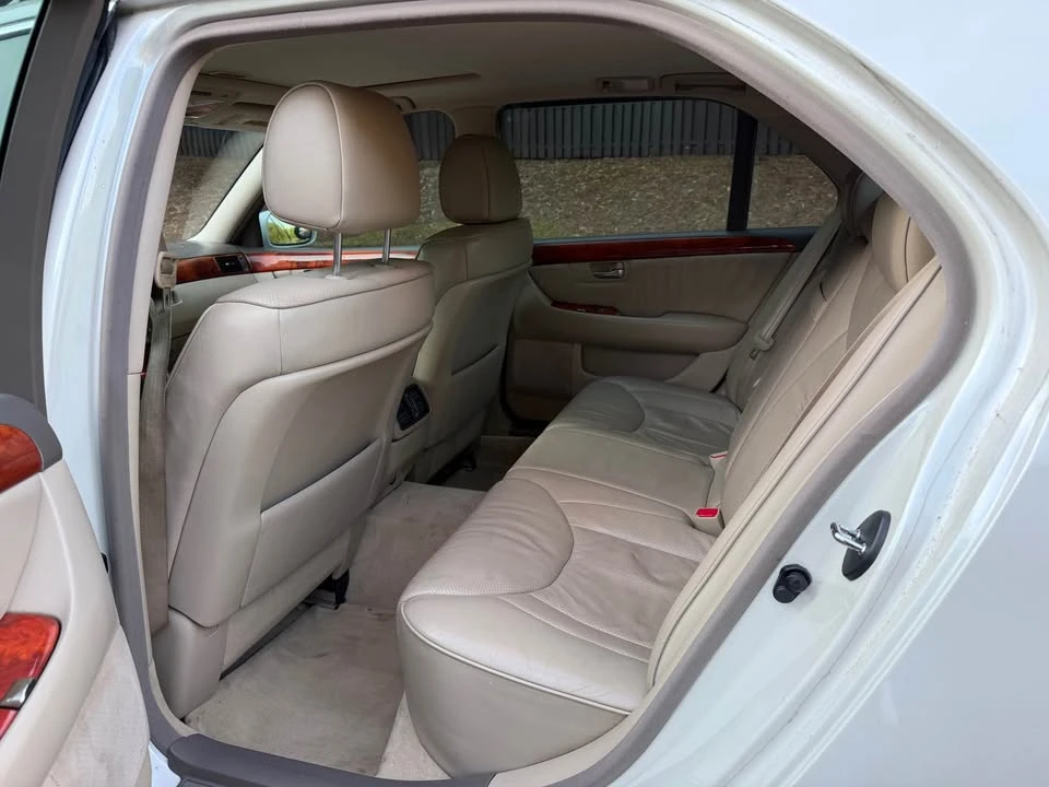 2003 Lexus LS 3rd Gen - Image 8 of 12