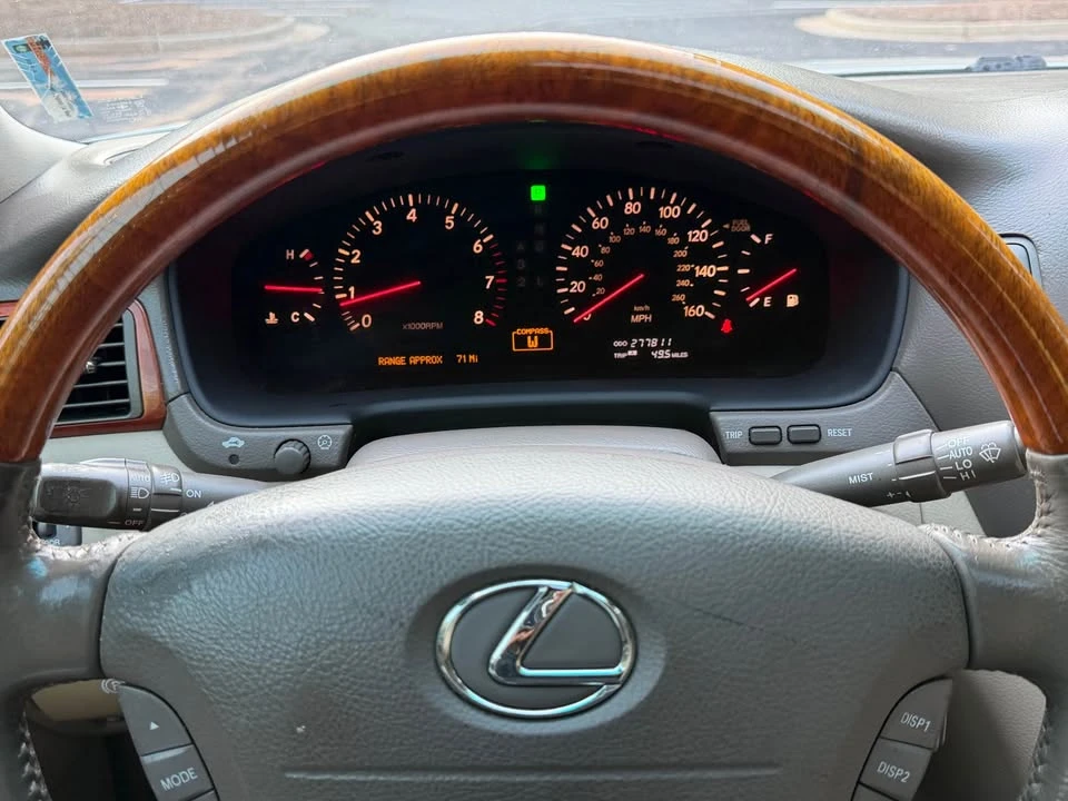 2003 Lexus LS 3rd Gen - Image 9 of 12