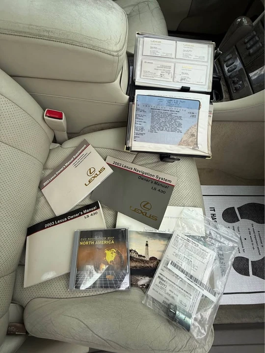 2003 Lexus LS 3rd Gen - Image 10 of 16
