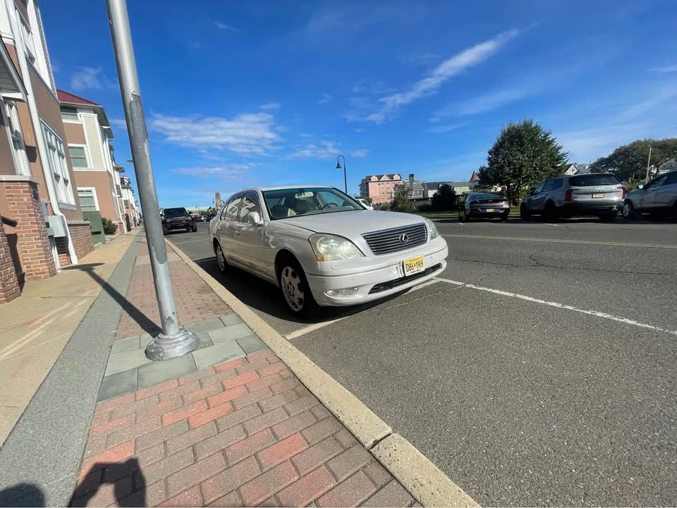 2003 Lexus LS 3rd Gen - Image 5 of 7