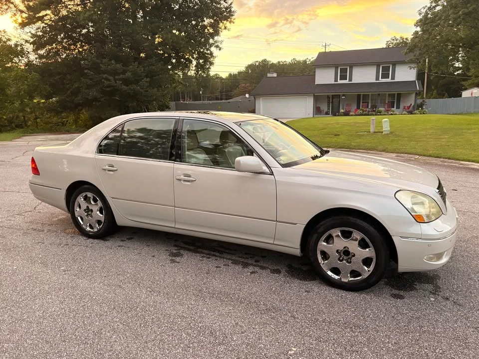 2003 Lexus LS 3rd Gen - Image 2 of 8