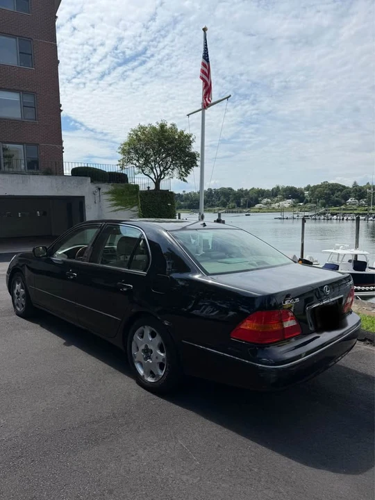 2003 Lexus LS 3rd Gen - Image 3 of 13