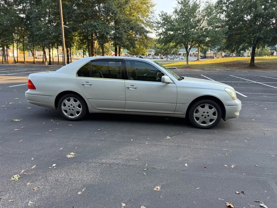 2003 Lexus LS 3rd Gen - Image 2 of 12