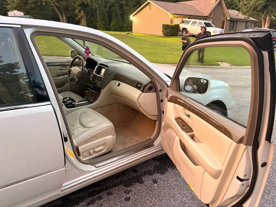 2003 Lexus LS 3rd Gen - Image 6 of 8