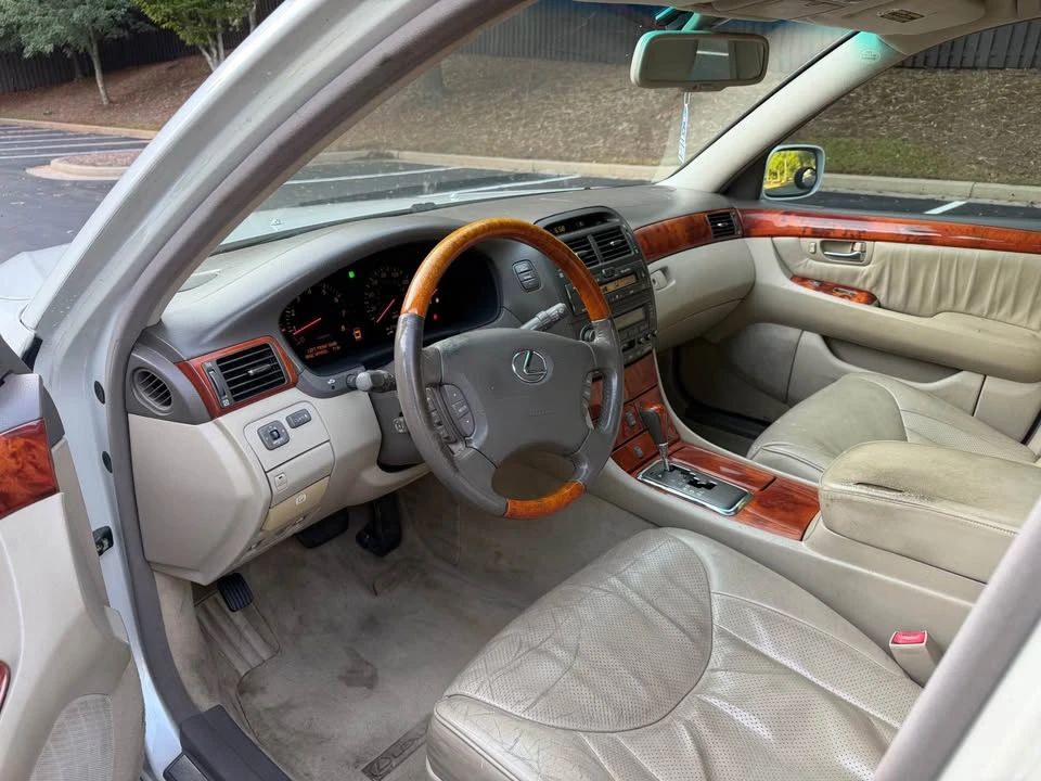 2003 Lexus LS 3rd Gen - Image 6 of 12